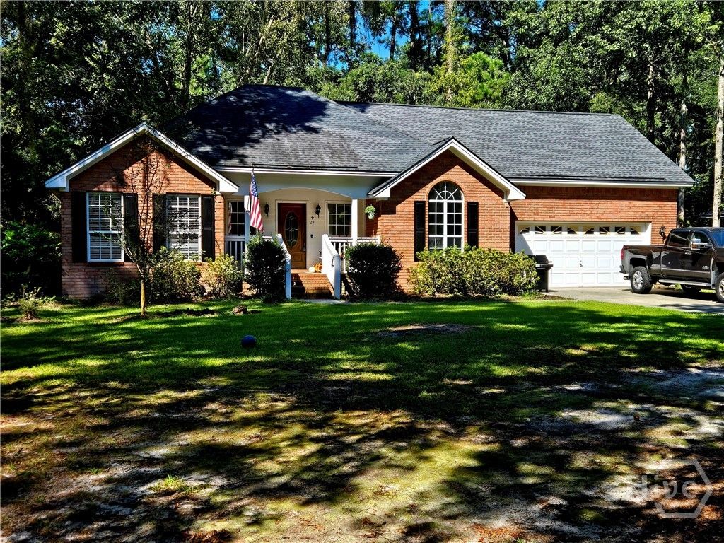 27 Oak Side Court, Richmond Hill, GA 31324