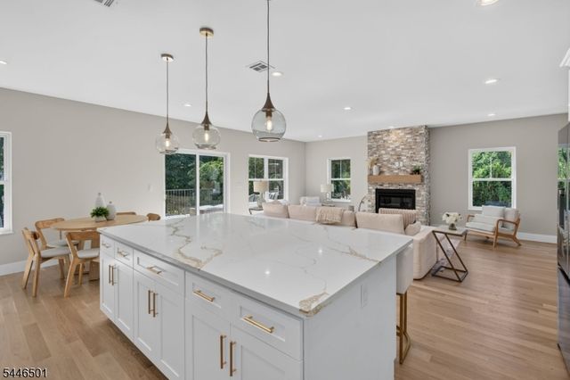 43 Oakwood Ave, Livingston Twp., NJ 07039
