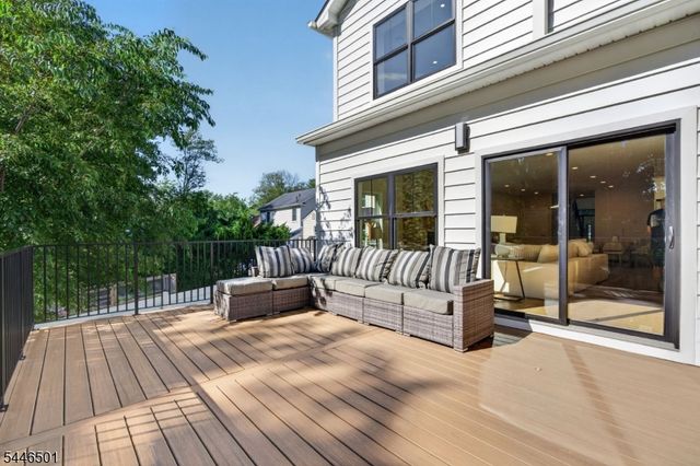 43 Oakwood Ave, Livingston Twp., NJ 07039