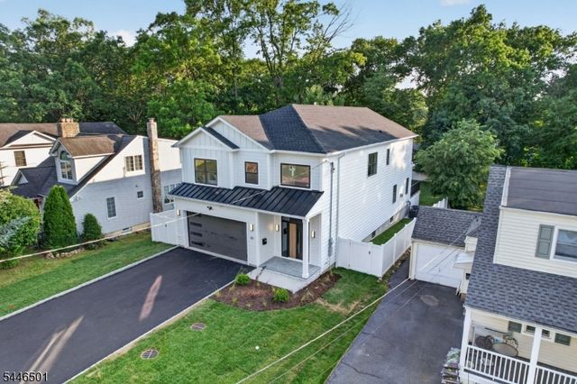 43 Oakwood Ave, Livingston Twp., NJ 07039
