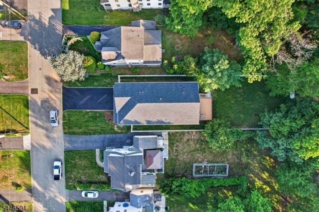 43 Oakwood Ave, Livingston Twp., NJ 07039