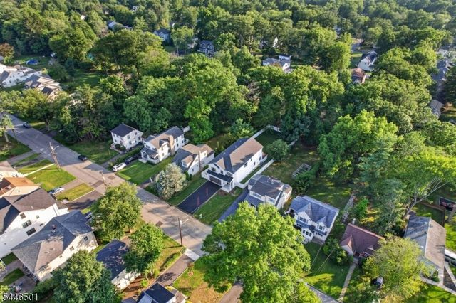43 Oakwood Ave, Livingston Twp., NJ 07039