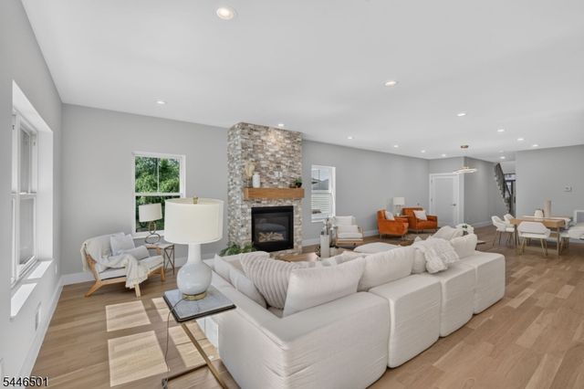43 Oakwood Ave, Livingston Twp., NJ 07039