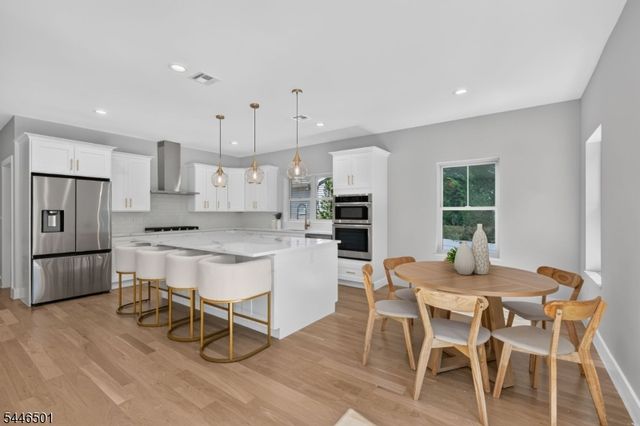 43 Oakwood Ave, Livingston Twp., NJ 07039