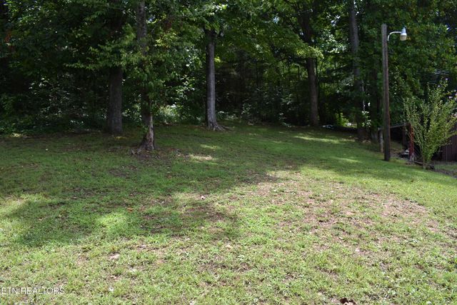 111 Chestnut Circle, Lafollette, TN 37766