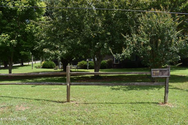 111 Chestnut Circle, Lafollette, TN 37766
