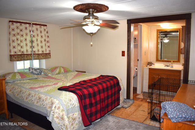 111 Chestnut Circle, Lafollette, TN 37766