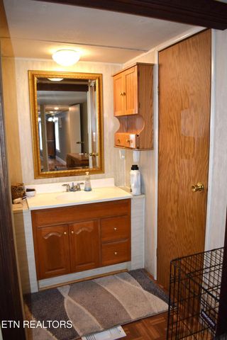 111 Chestnut Circle, Lafollette, TN 37766