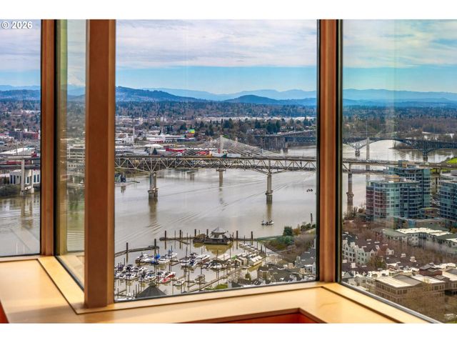 1414 Sw 3RD Ave 2402, Portland, OR 97201