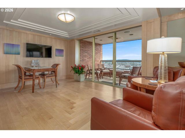 1414 Sw 3RD Ave 2402, Portland, OR 97201