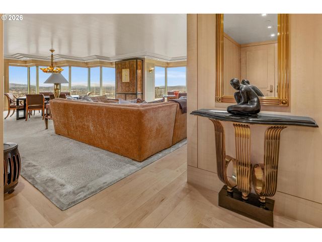 1414 Sw 3RD Ave 2402, Portland, OR 97201