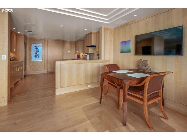 1414 Sw 3RD Ave 2402, Portland, OR 97201