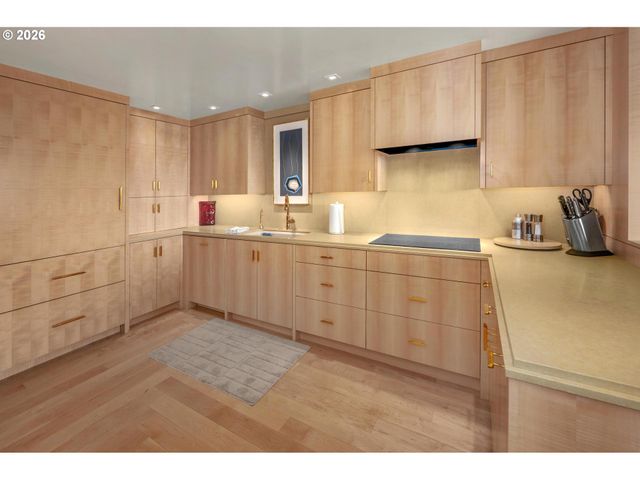 1414 Sw 3RD Ave 2402, Portland, OR 97201