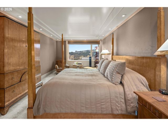 1414 Sw 3RD Ave 2402, Portland, OR 97201