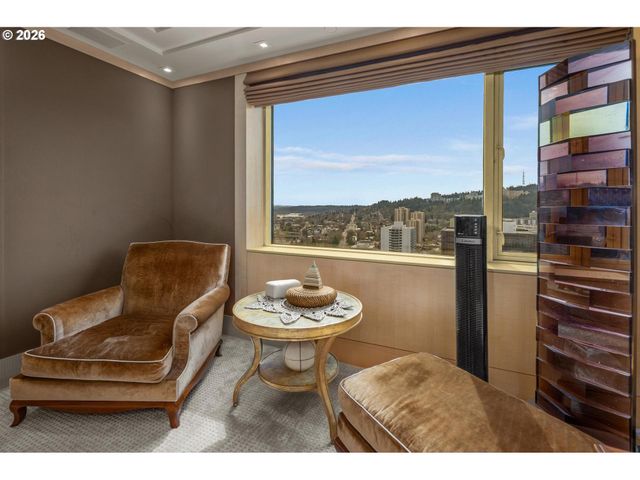 1414 Sw 3RD Ave 2402, Portland, OR 97201