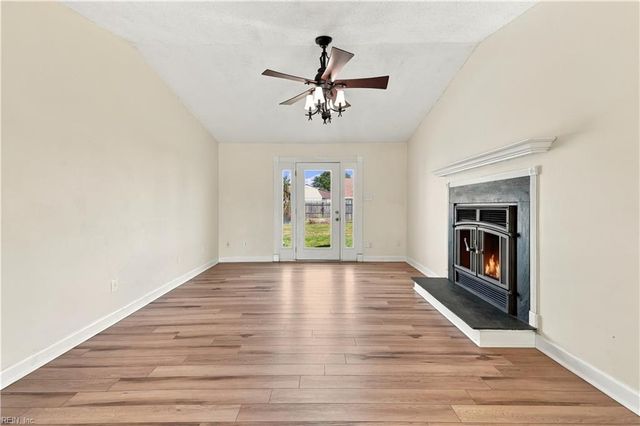 1877 Scarlotti CT, Virginia Beach, VA 23454
