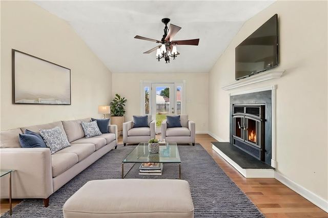 1877 Scarlotti CT, Virginia Beach, VA 23454
