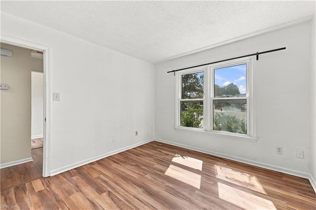 1877 Scarlotti CT, Virginia Beach, VA 23454