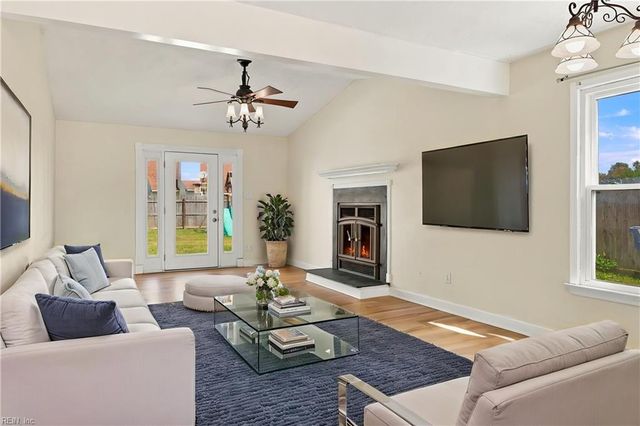 1877 Scarlotti CT, Virginia Beach, VA 23454