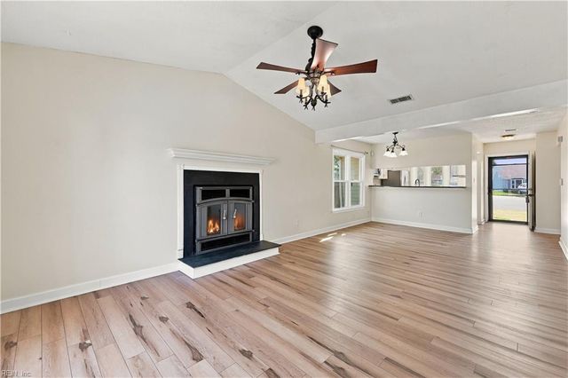1877 Scarlotti CT, Virginia Beach, VA 23454