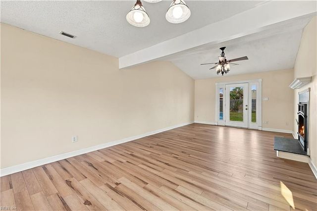1877 Scarlotti CT, Virginia Beach, VA 23454