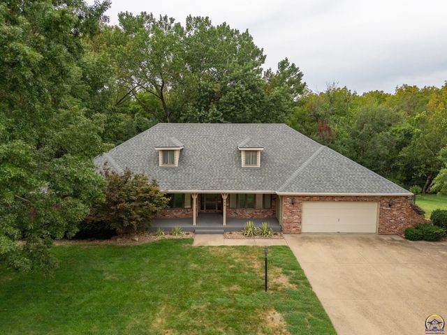 325 SW Whitehall LN, Topeka, KS 66606