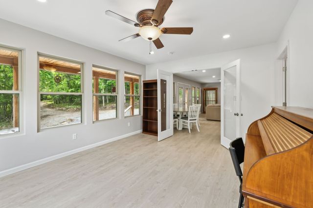 1840 Lick Creek Rd, Hartsville, TN 37074