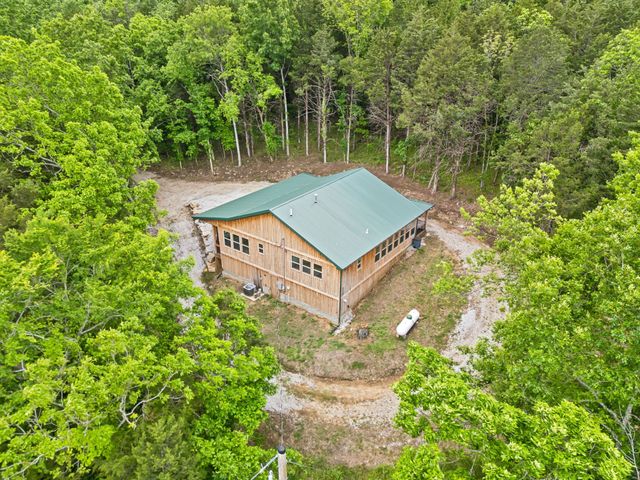 1840 Lick Creek Rd, Hartsville, TN 37074