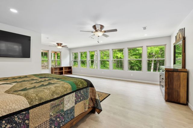 1840 Lick Creek Rd, Hartsville, TN 37074