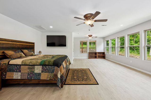 1840 Lick Creek Rd, Hartsville, TN 37074