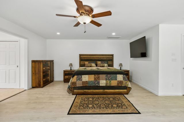 1840 Lick Creek Rd, Hartsville, TN 37074