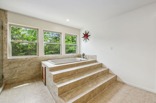 1840 Lick Creek Rd, Hartsville, TN 37074