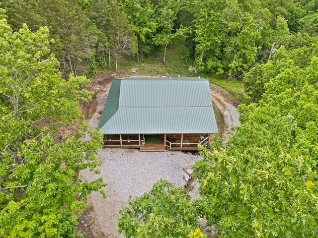 1840 Lick Creek Rd, Hartsville, TN 37074