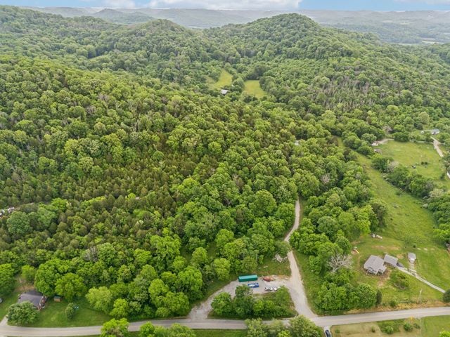 1840 Lick Creek Rd, Hartsville, TN 37074