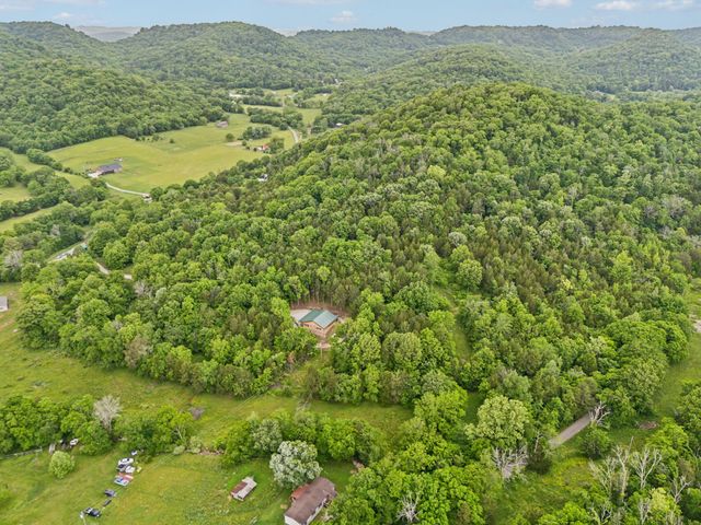 1840 Lick Creek Rd, Hartsville, TN 37074