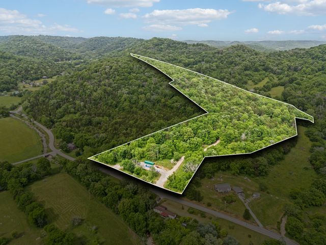 1840 Lick Creek Rd, Hartsville, TN 37074