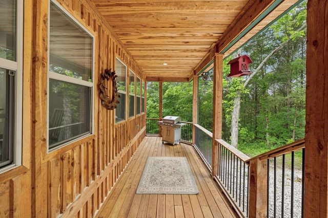 1840 Lick Creek Rd, Hartsville, TN 37074