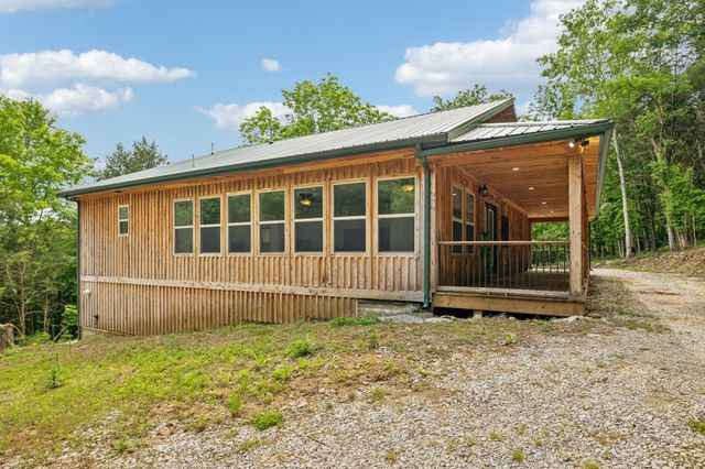 1840 Lick Creek Rd, Hartsville, TN 37074