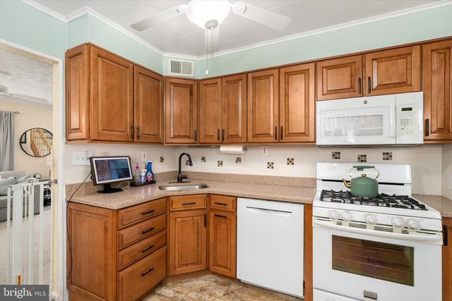 19 DUNMORE AVE, Ewing, NJ 08618