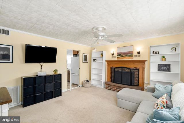 19 DUNMORE AVE, Ewing, NJ 08618