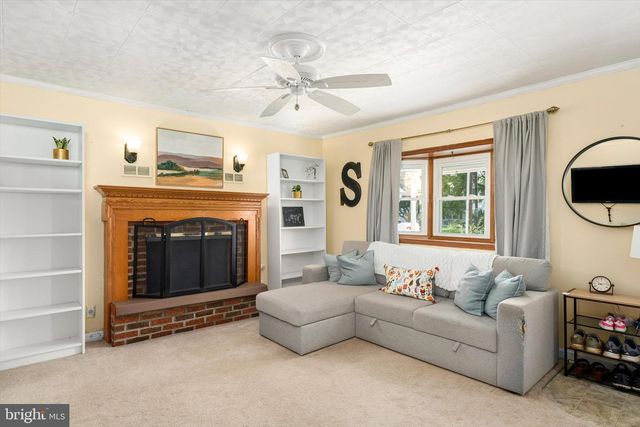 19 DUNMORE AVE, Ewing, NJ 08618