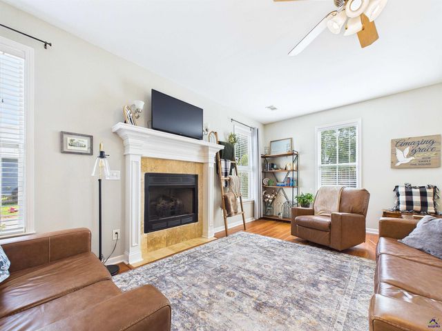 216 Charlestown Way, Bonaire, GA 31005