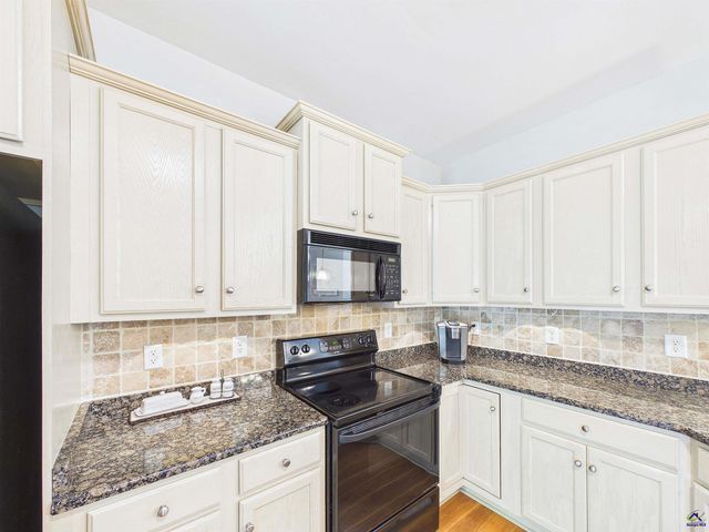 216 Charlestown Way, Bonaire, GA 31005