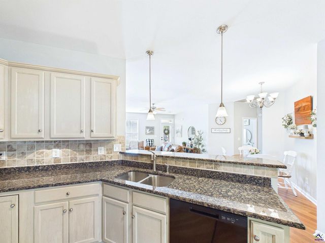 216 Charlestown Way, Bonaire, GA 31005