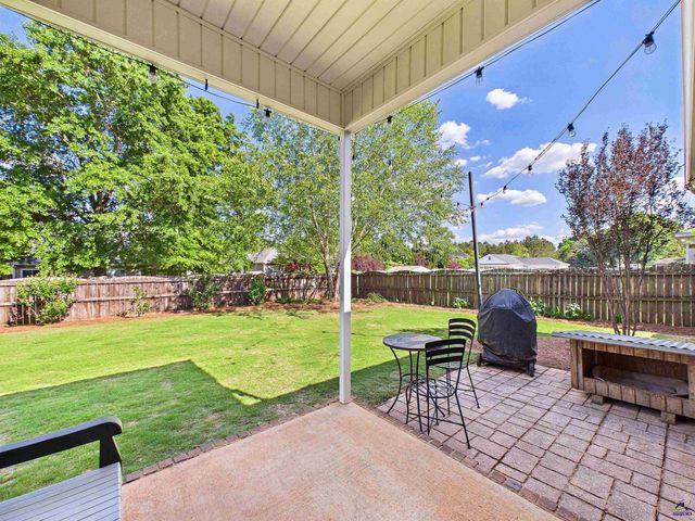 216 Charlestown Way, Bonaire, GA 31005