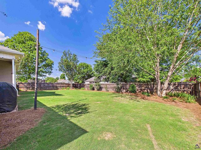 216 Charlestown Way, Bonaire, GA 31005