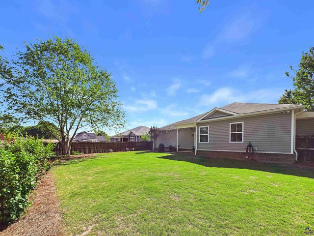 216 Charlestown Way, Bonaire, GA 31005