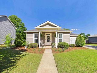 216 Charlestown Way, Bonaire, GA 31005