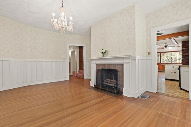 41 Pine Grove Ave, Sharon, MA 02067