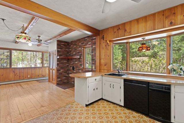 41 Pine Grove Ave, Sharon, MA 02067